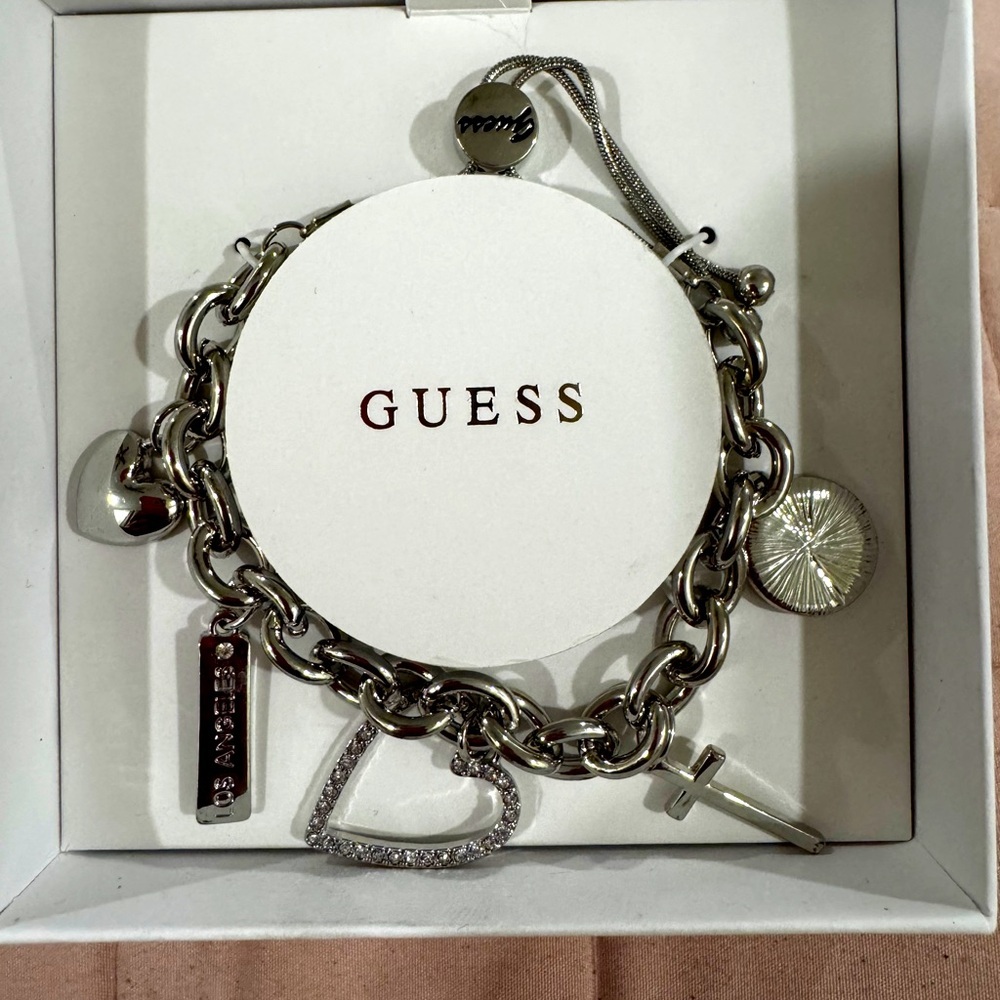 ✨ Guess Silver-Tone Charm Bracelet with Crystals ✨ - Picture 1 of 2